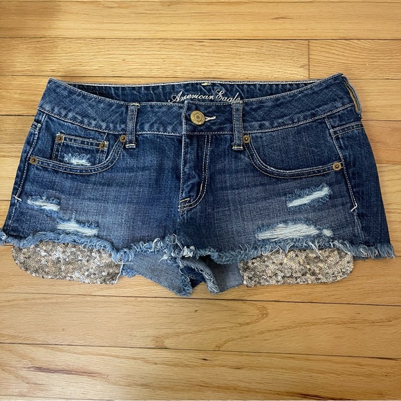 American Eagle Destroyed Gold Sequined Pockets Denim Blue Cut Off Shorts Size 4 - Picture 1 of 8